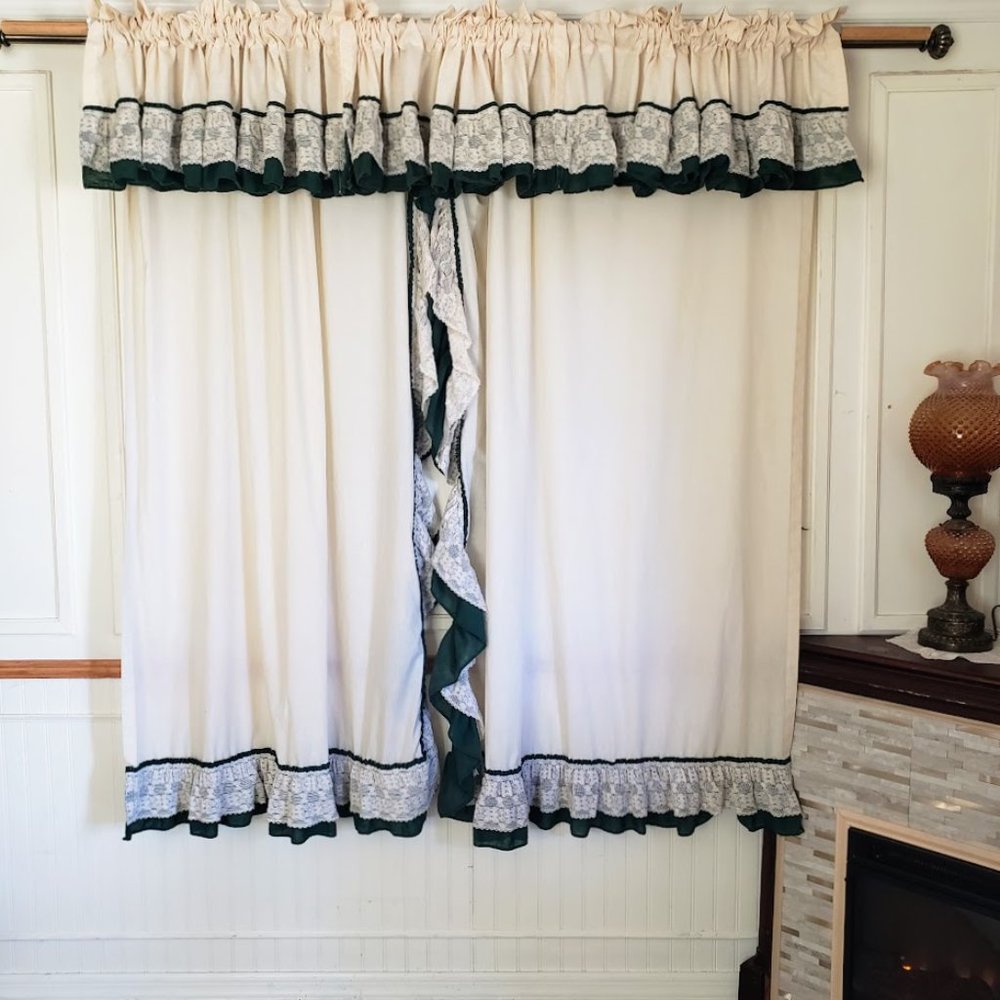 SOLD JC Penney Vtg Priscilla Curtain 88W x 64L Valance Cream Green Ruffle Rod